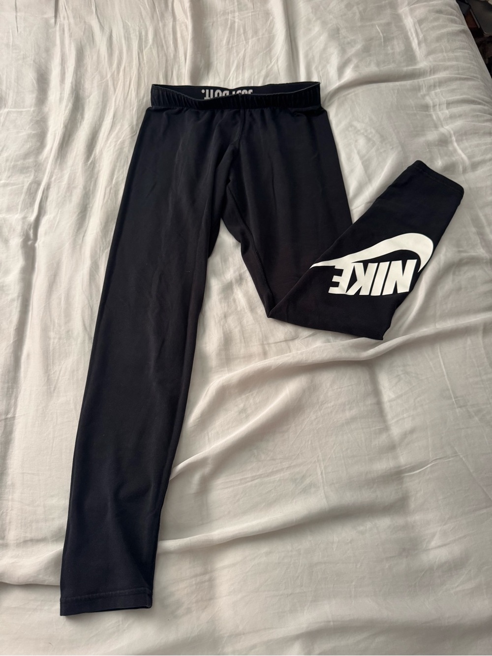 Nike Capri Black Logo Leggings